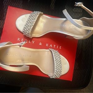 Kelly & Katie Hildie heel size 8